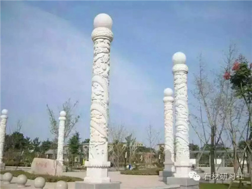 石雕龙柱